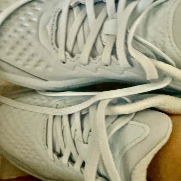 Hoka Blue Athletic Shoes Streamlined Design - Picture 10 of 11